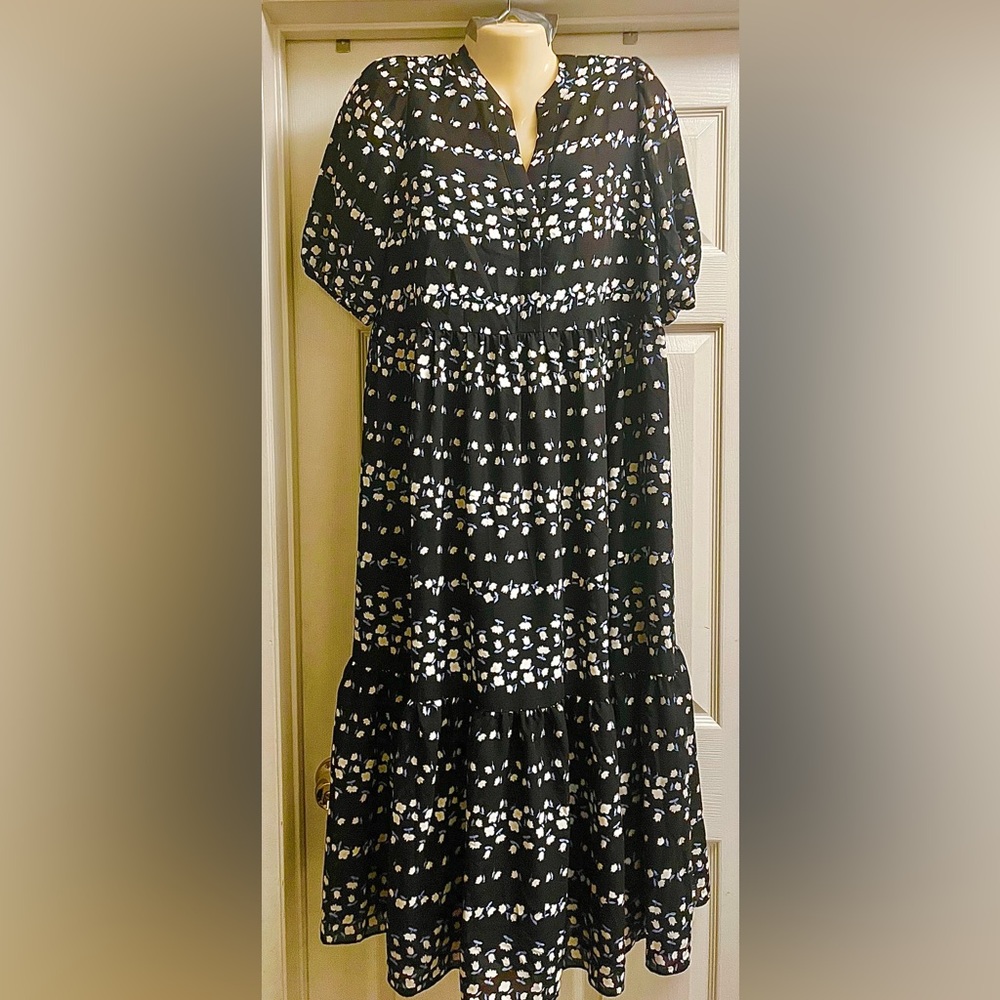 Ann Taylor Lined Dress Black White Floral Midi Aline Tiered Short Sleeve Sz Med